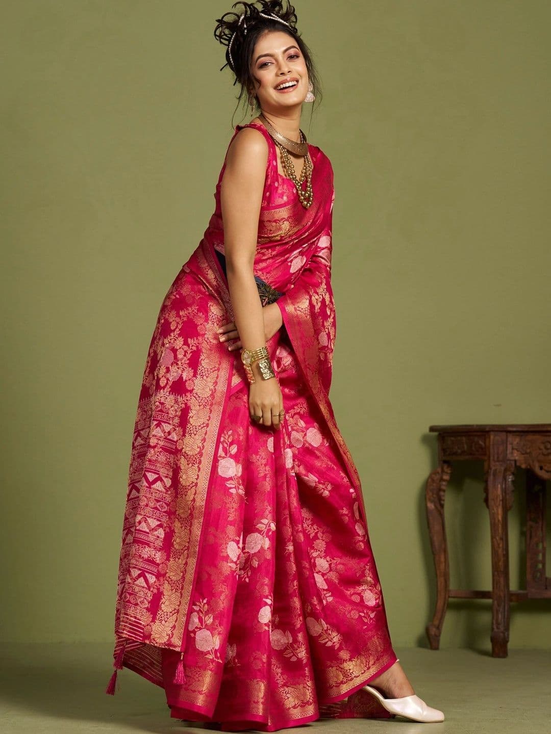 Anouk Ethnic Motifs Zari Silk Blend Banarasi Saree thumbnail 5
