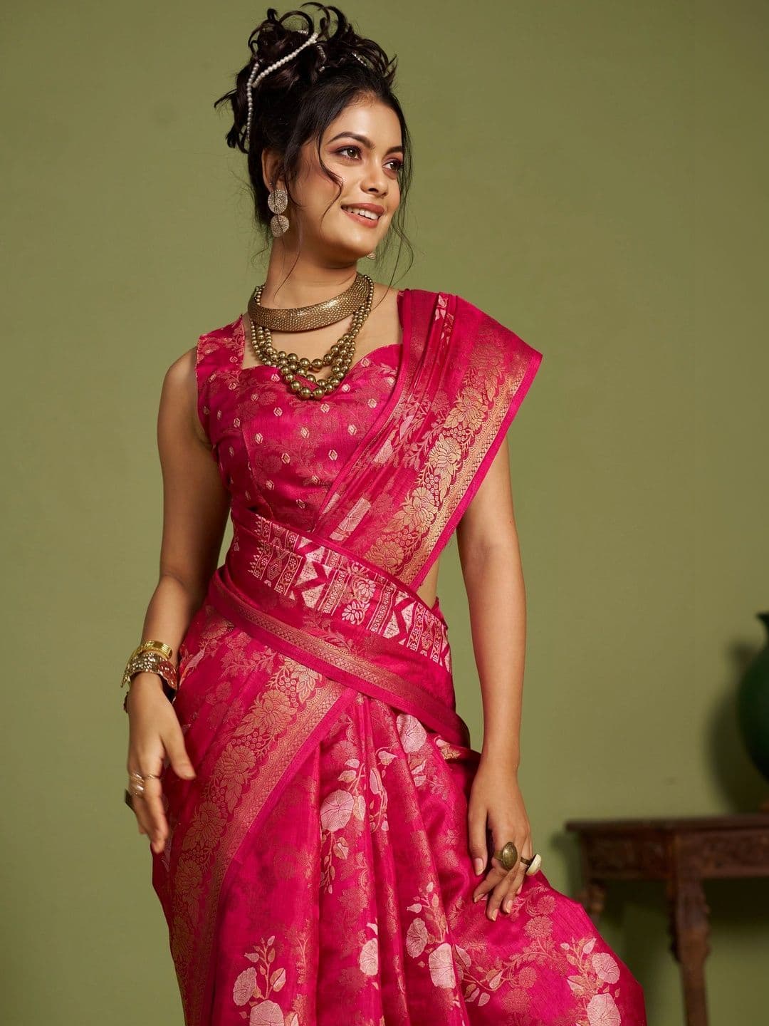 Anouk Ethnic Motifs Zari Silk Blend Banarasi Saree thumbnail 4