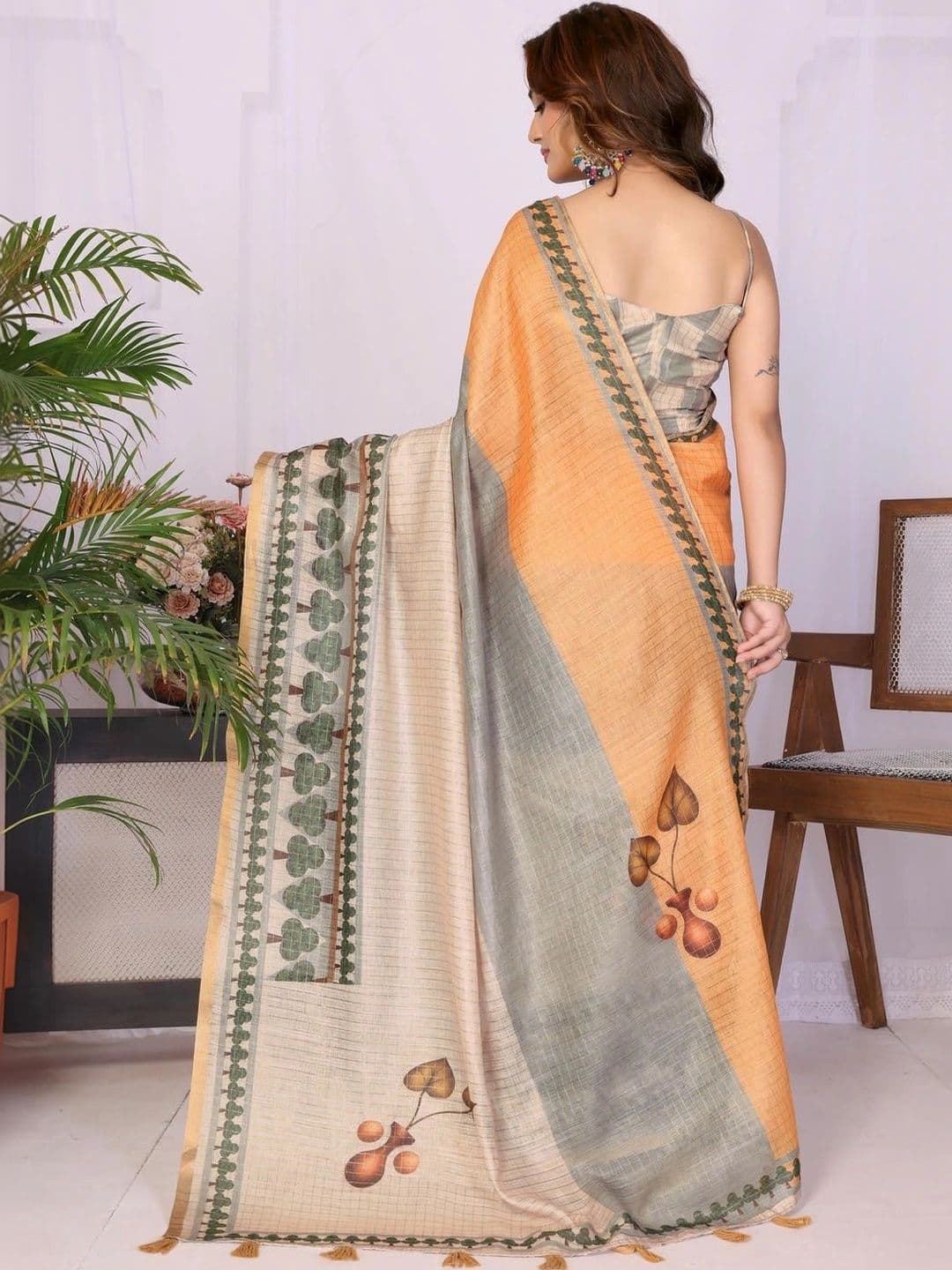 Pixie lane Striped Zari Linen Blend Saree thumbnail 7