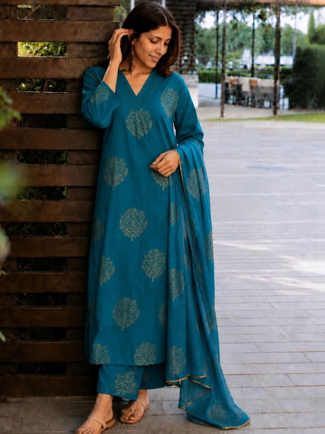 SZN Women Ethnic Motifs Printed Regular Kurta with Trousers & With Dupatta thumbnail 4