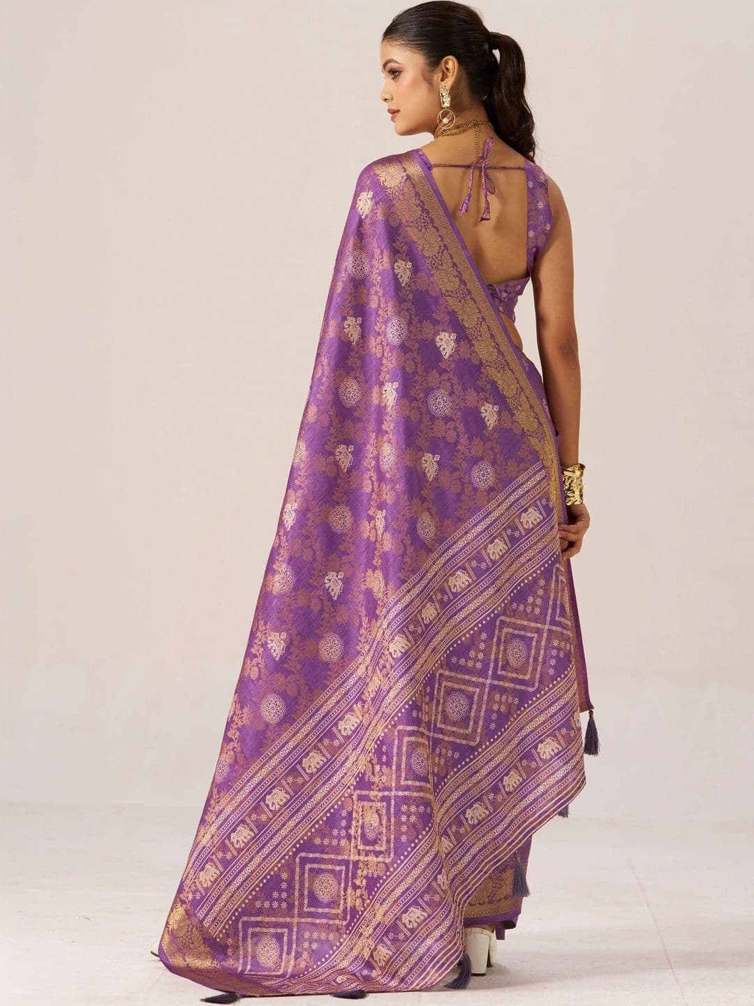 Anouk Woven Design Zari Silk Blend Banarasi Saree thumbnail 4