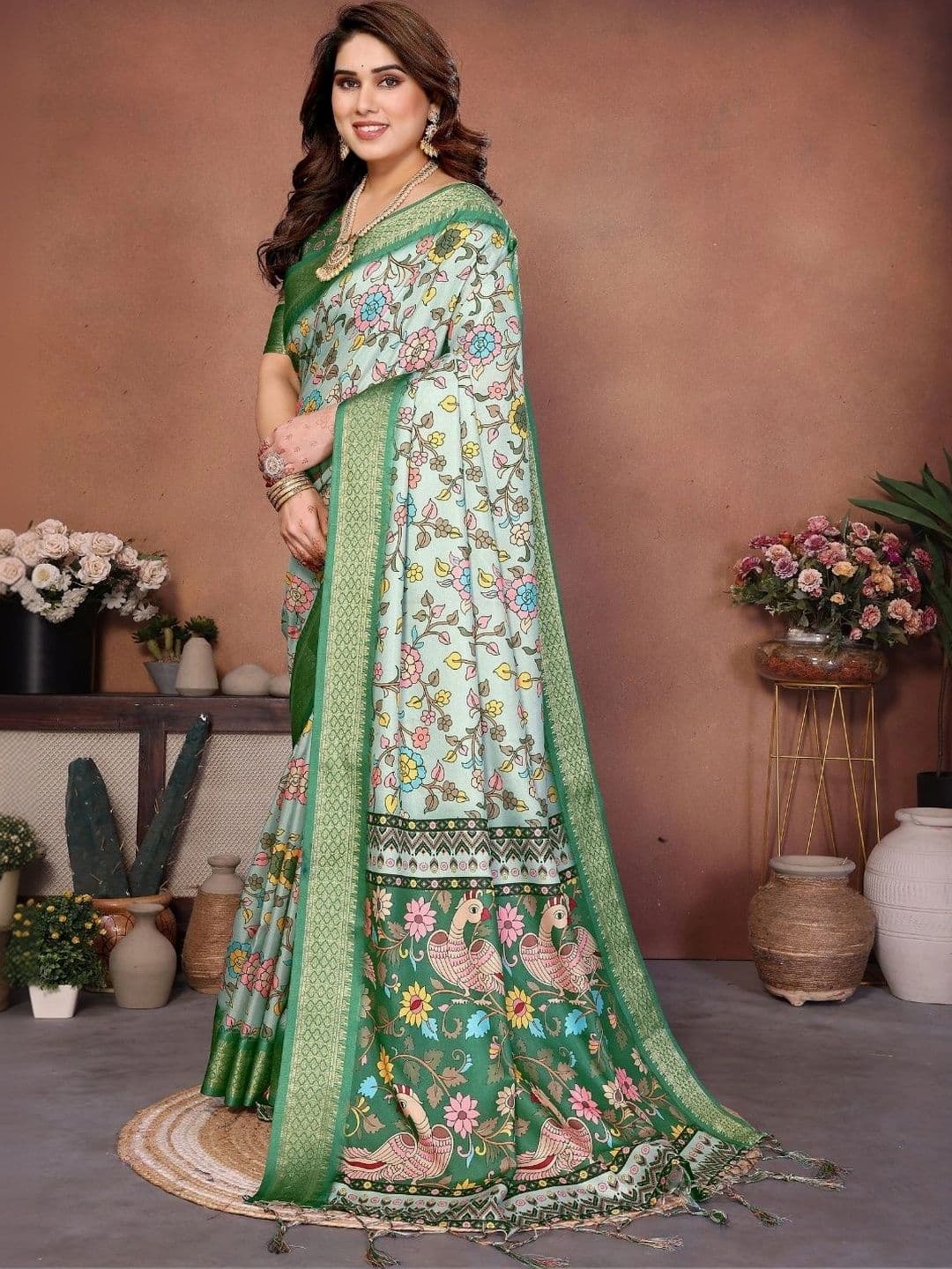 Mitera Floral Zari Designer Saree thumbnail 4