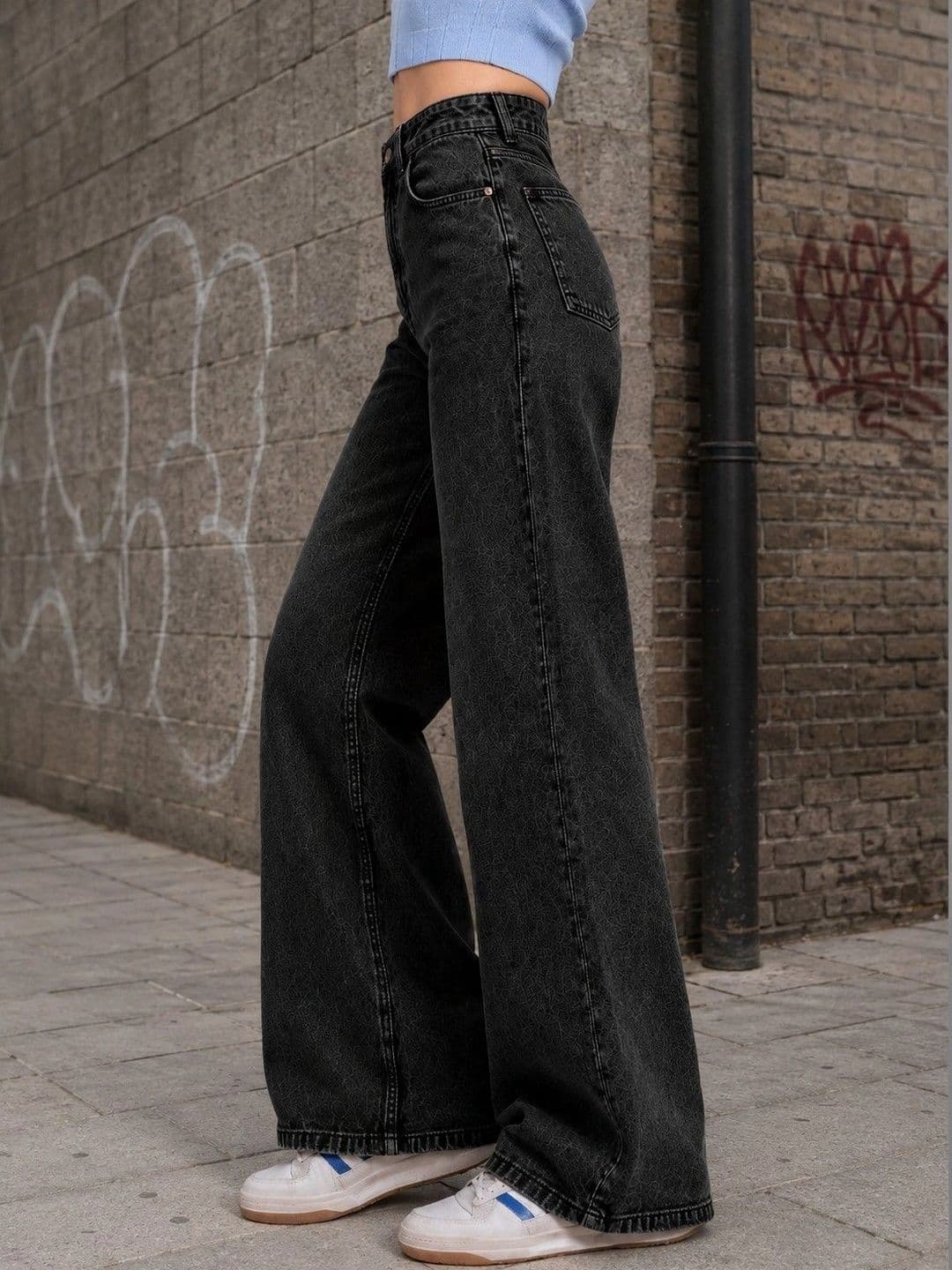 DressBerry Women Comfort Wide Leg High-Rise Light Fade Stretchable Jeans thumbnail 4