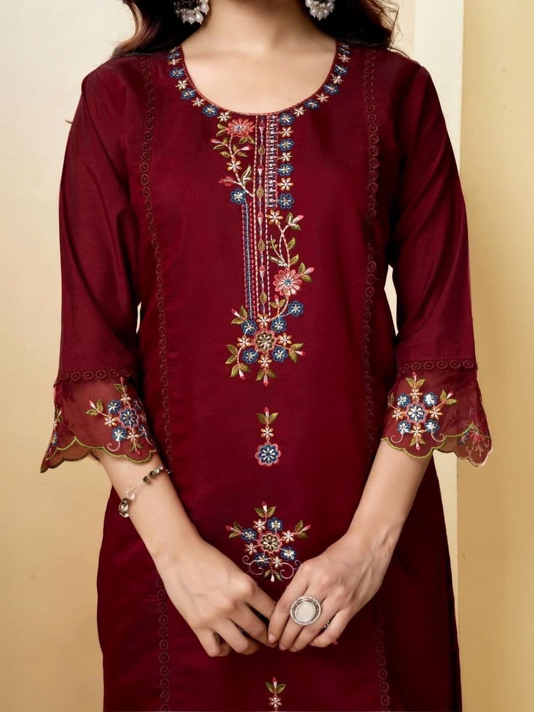 PAUSE Women Ethnic Motifs  Regular Thread Work Pure Silk Kurta & Trousers With Dupatta thumbnail 7