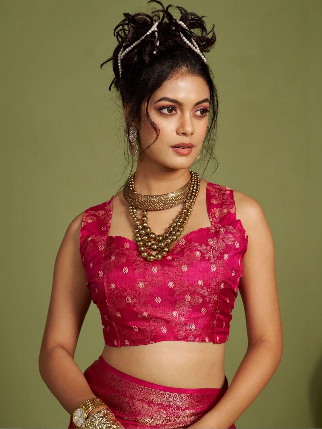 Anouk Ethnic Motifs Zari Silk Blend Banarasi Saree thumbnail 2