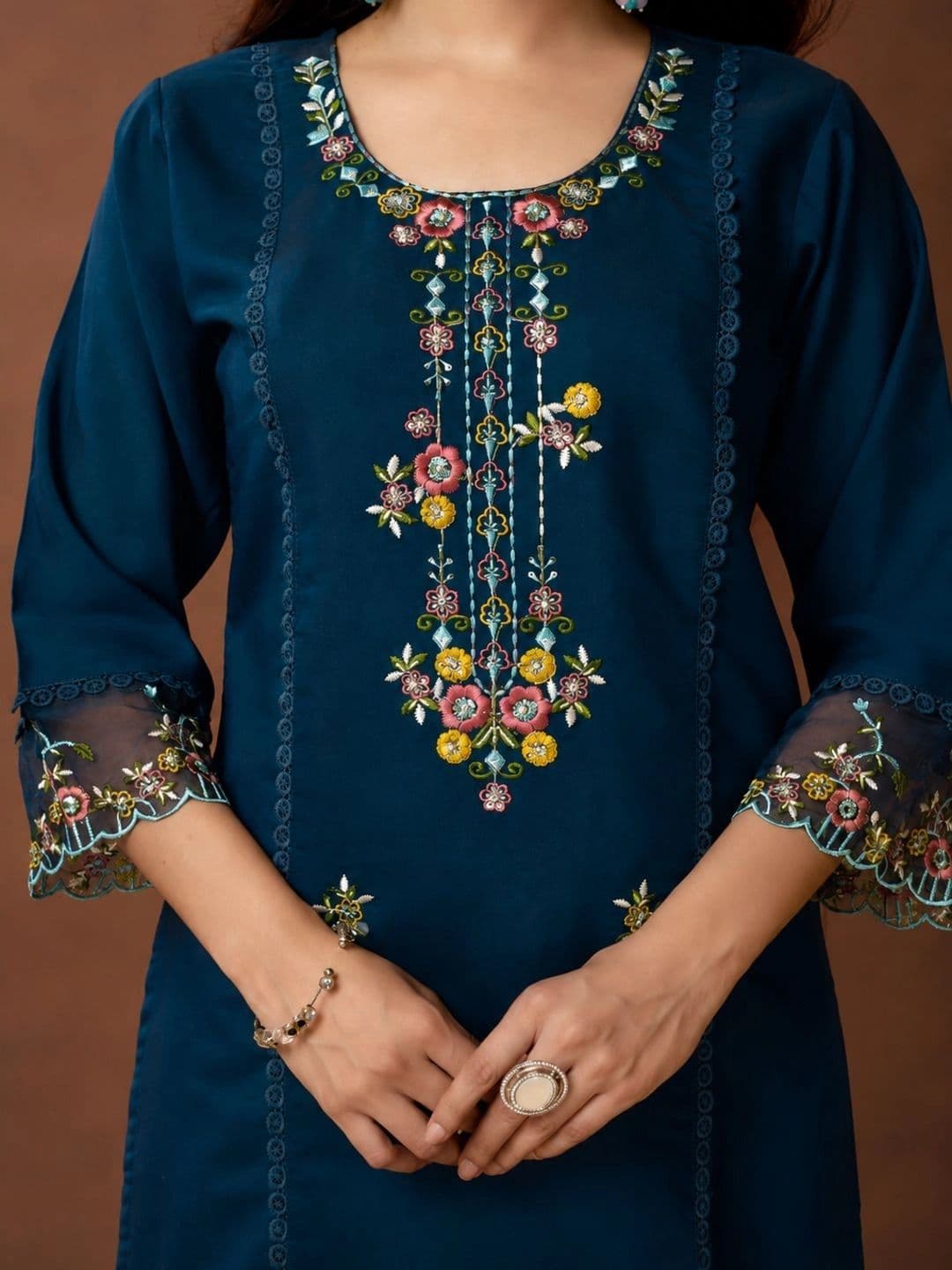 PAUSE Women Embroidered Regular Thread Work Pure Silk Kurta with Trousers & With Dupatta thumbnail 6