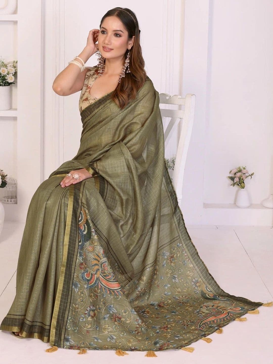 Pixie lane Floral Zari Linen Blend Saree thumbnail 4