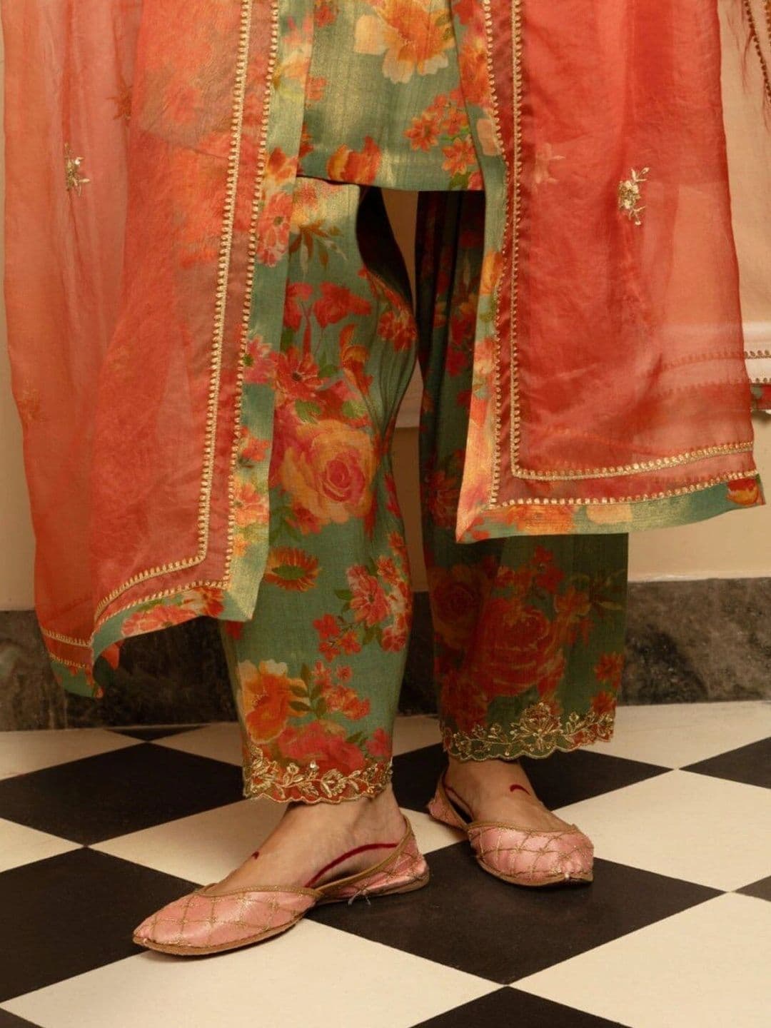 Sangria Women Floral Printed Regular Thread Work Kurta with Trousers & With Dupatta thumbnail 6