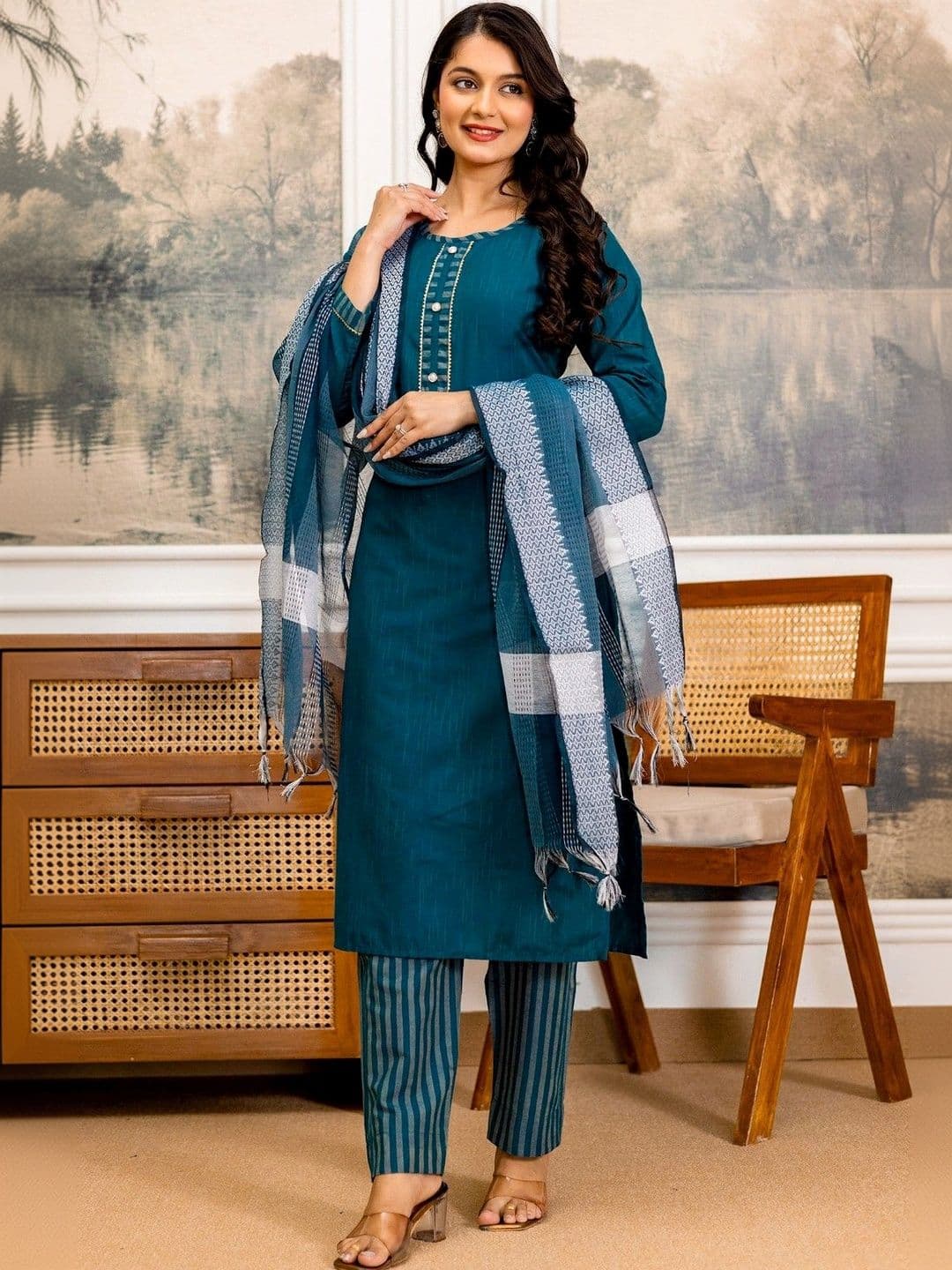 Ibrana Women Ethnic Motifs Regular Thread Work Kurta with Trousers & With Dupatta thumbnail 2