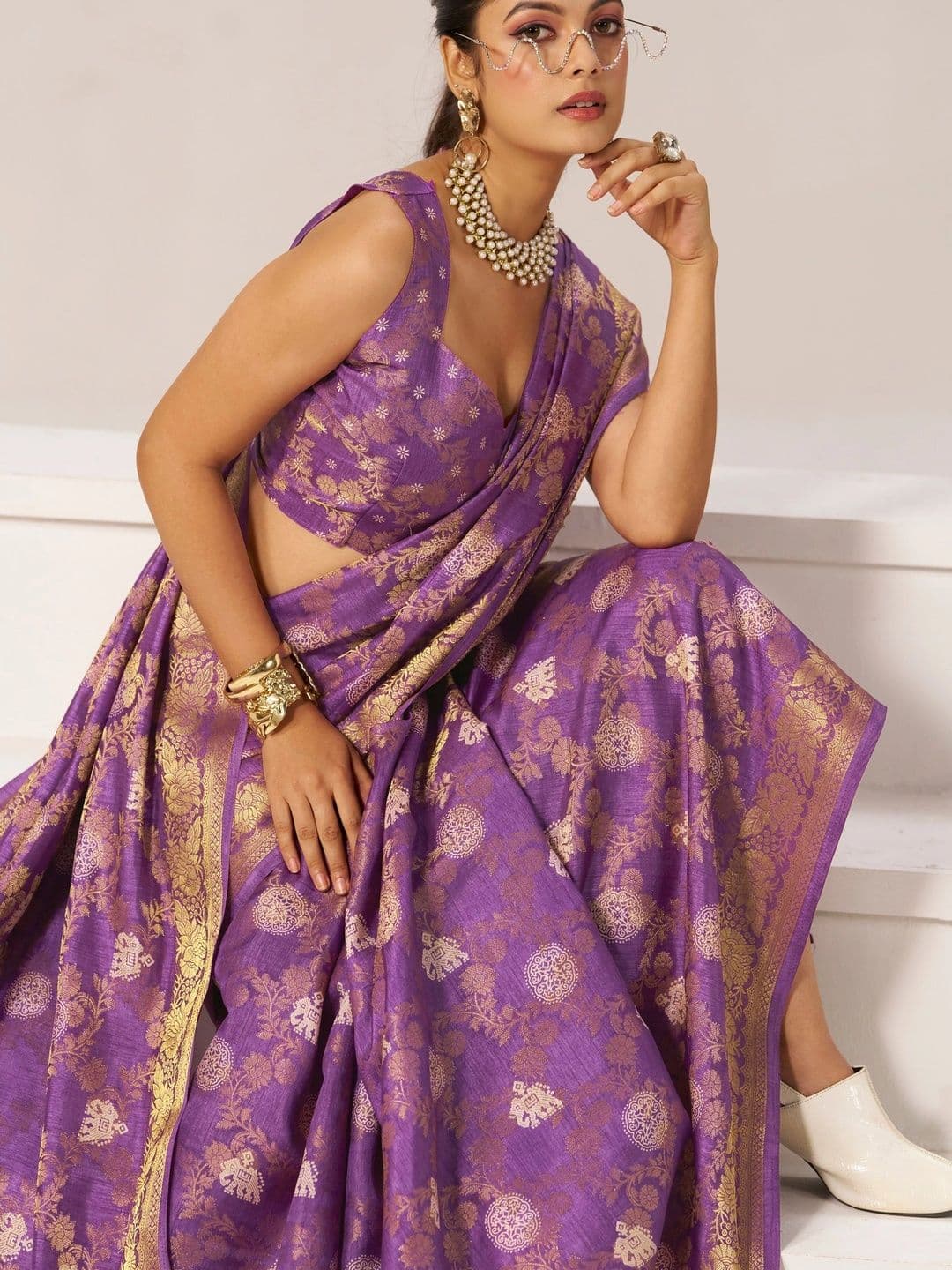 Anouk Woven Design Zari Silk Blend Banarasi Saree thumbnail 3