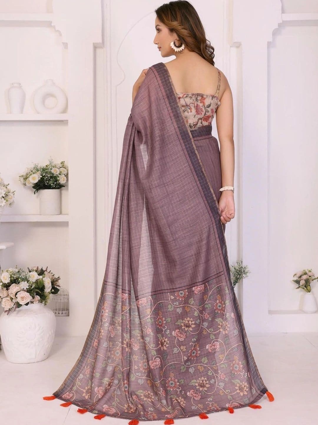 Pixie lane Floral Zari Linen Blend Saree thumbnail 6