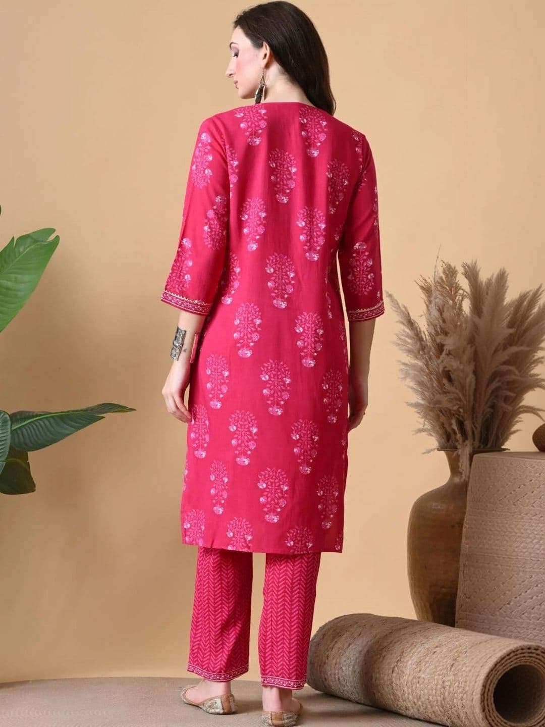 Anouk Women Floral Printed Regular Pure Cotton Kurta with Trousers & With Dupatta thumbnail 4