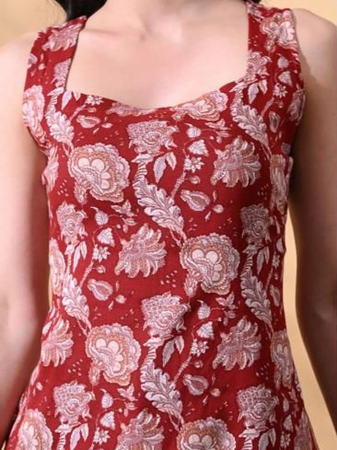 GLOWWORLD Floral Printed Square Neck Pure Cotton Kurti thumbnail 3
