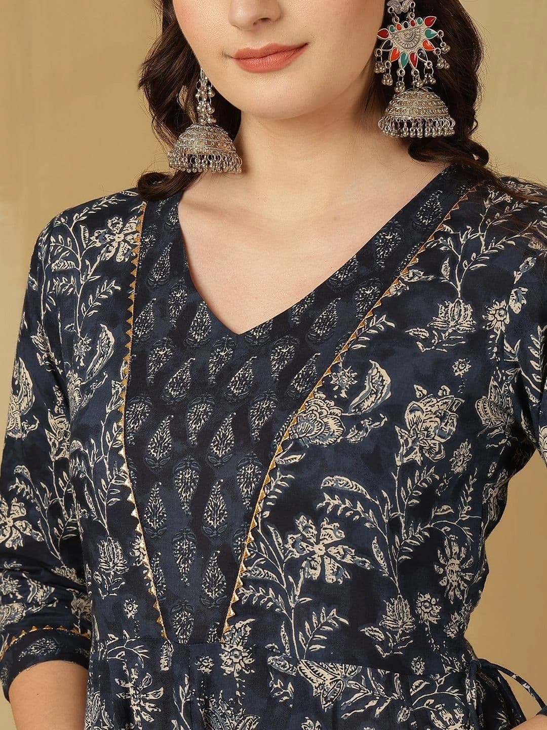 Sangria Women Floral Printed Floral Anarkali Kurta thumbnail 3