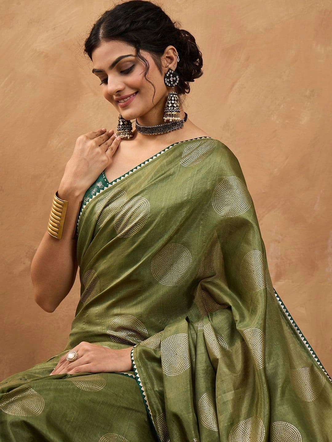 Sangria Woven Design Zari Silk Blend Designer Banarasi Saree thumbnail 4