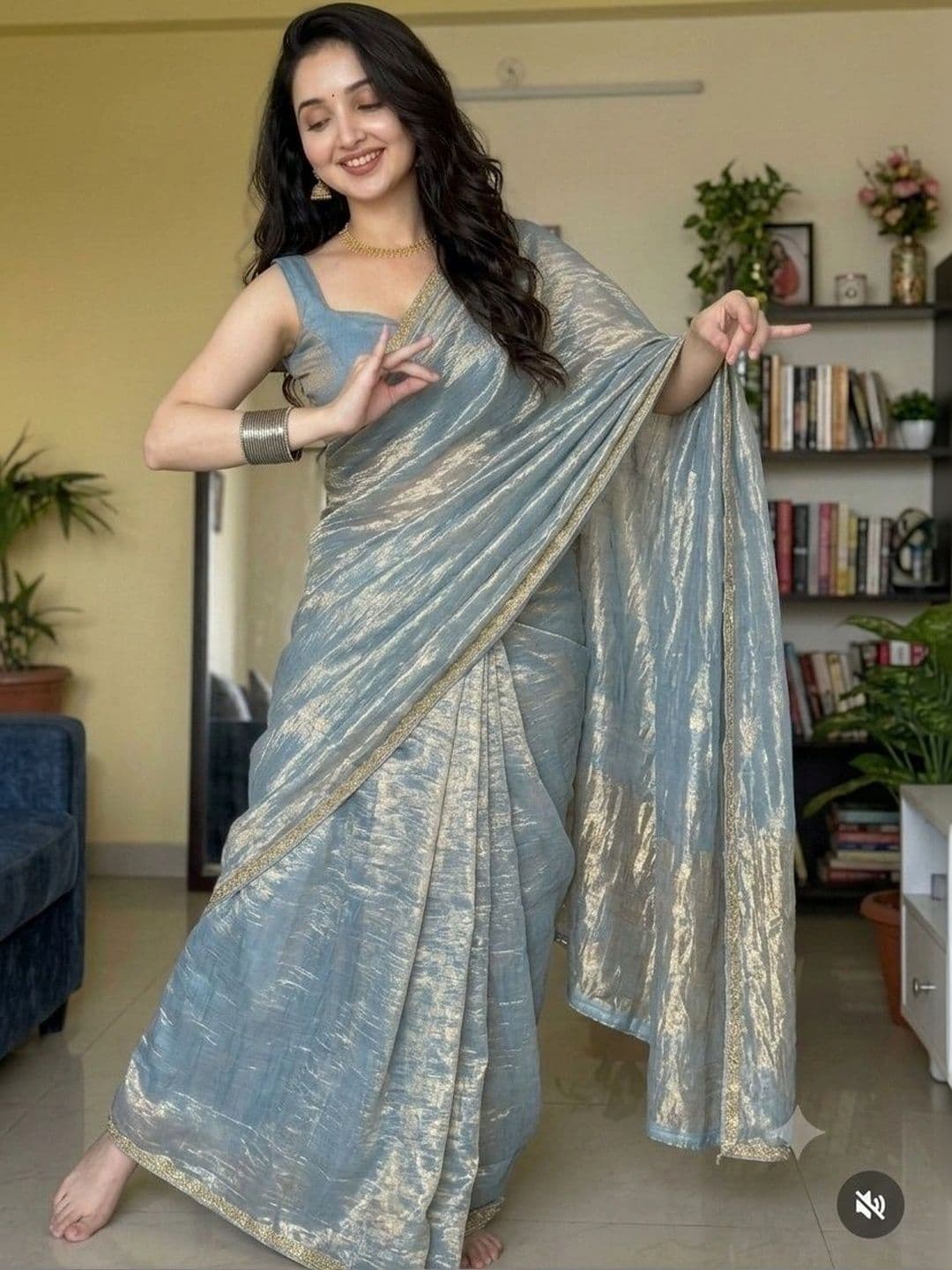 Akshmi Creation Striped Zari Supernet Saree thumbnail 3