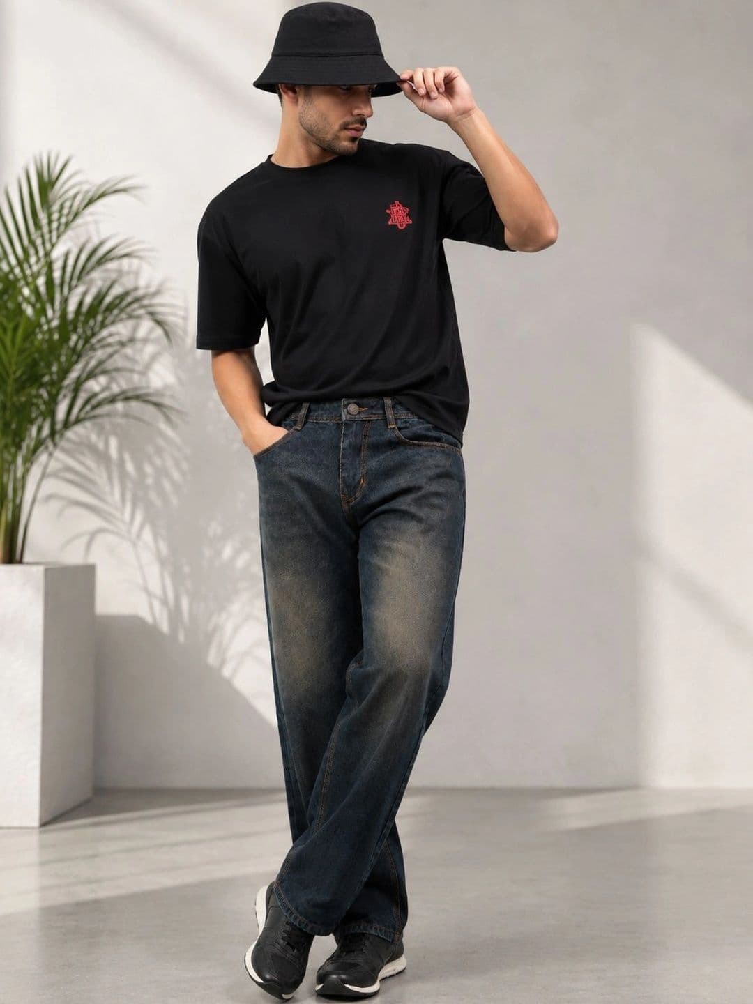 FALKRA Men Mid-Rise Low Distress Jeans thumbnail 7
