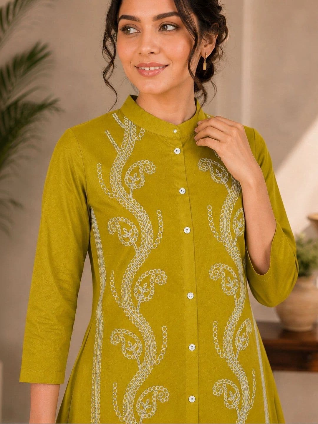 UDBHAV EXPORT Women Ethnic Motifs Embroidered Regular Thread Work Kurta with Trousers thumbnail 3