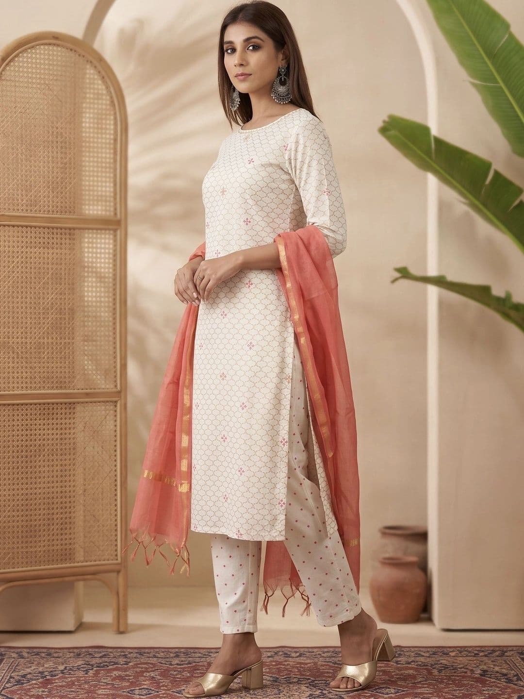 Sangria Women Printed Regular Pure Cotton Kurta with Trousers & With Dupatta thumbnail 3