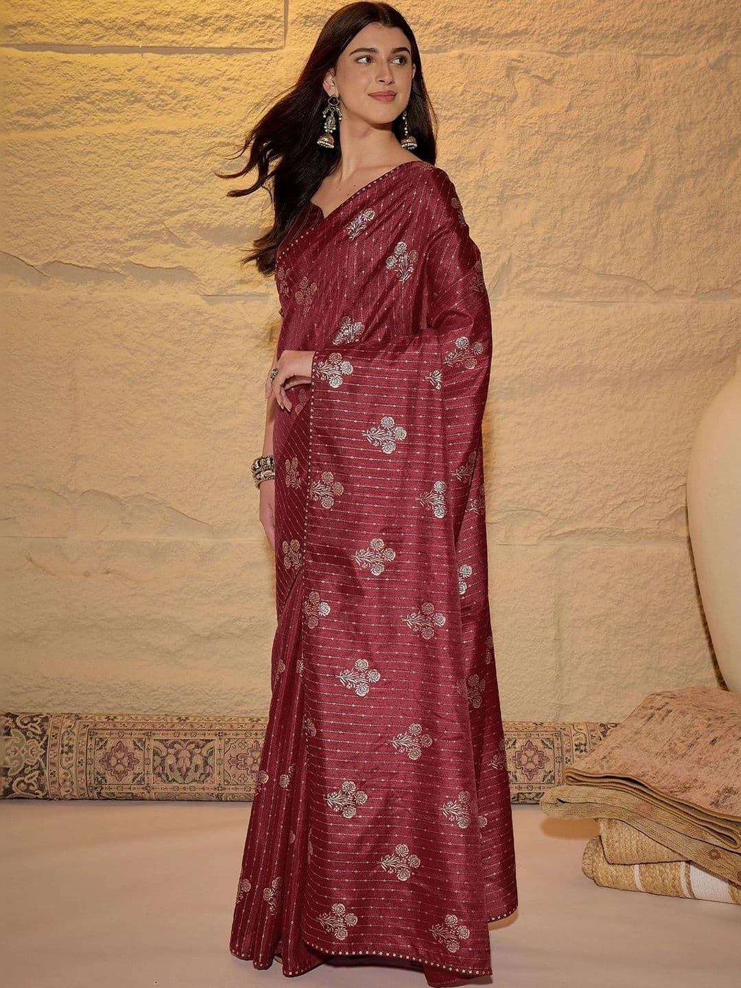 Sangria Floral Beads and Stones Poly Georgette Designer Saree thumbnail 7