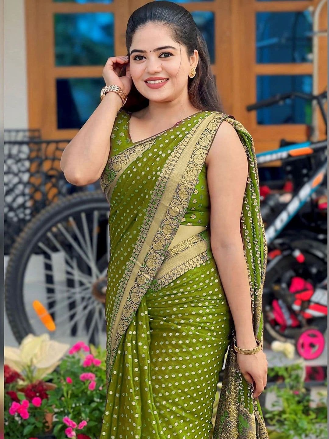 SANISA Women Polka Dot Zari Silk Blend Saree thumbnail 7