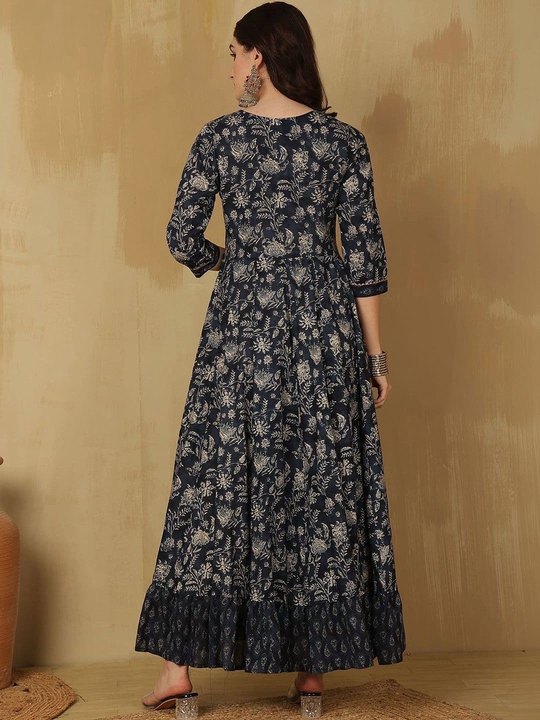 Sangria Women Floral Printed Floral Anarkali Kurta thumbnail 2
