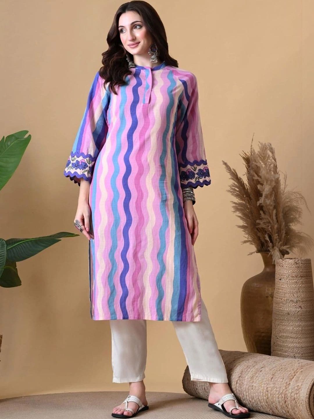Anouk Women Printed Thread Work Kurta - view 1