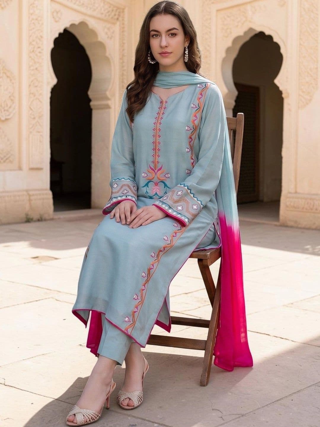 DIVASTRI Women Ethnic Motifs Embroidered  Thread Silk Crepe Kurta with Trousers & Dupatta thumbnail 4