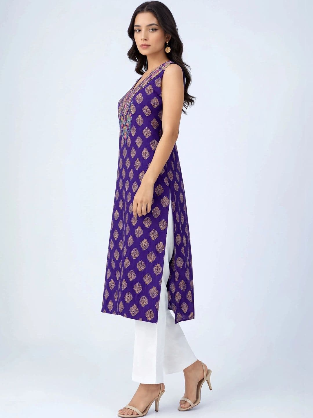 Sangria Women Ethnic Motifs Embroidered Thread Work Kurta thumbnail 4