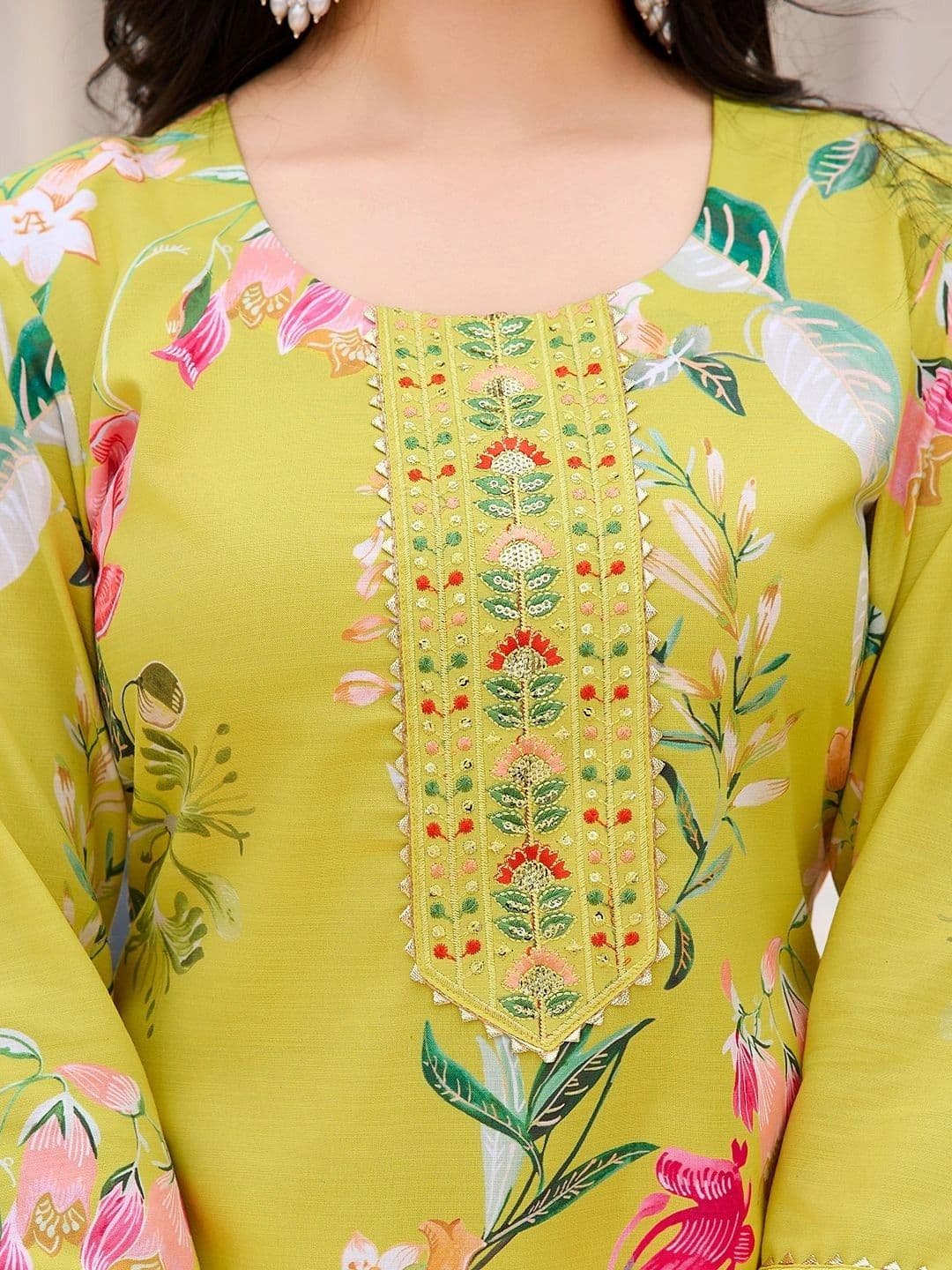 SZN Women Floral Printed Cotton Kurta with Trousers & With Dupatta thumbnail 2