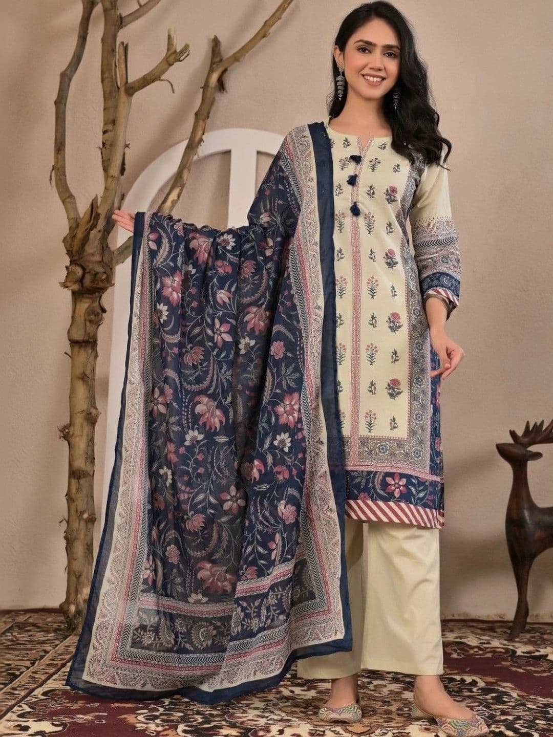 Yashee Women Floral Printed Regular Pure Cotton Kurta with Palazzos & With Dupatta thumbnail 5