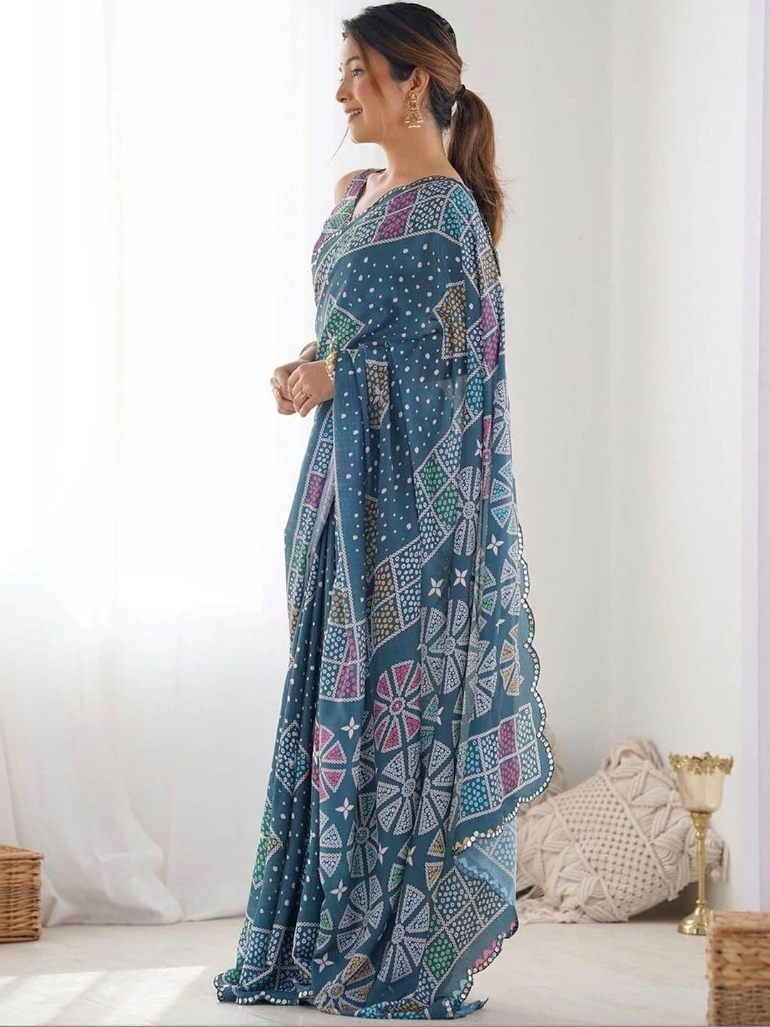 Pixie lane Bandhani Mirror Work Pure Georgette Saree thumbnail 6