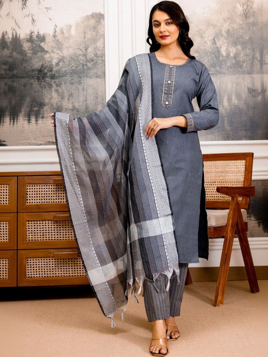 Ibrana Women Regular Thread Work Kurta with Trousers & With Dupatta - view 1