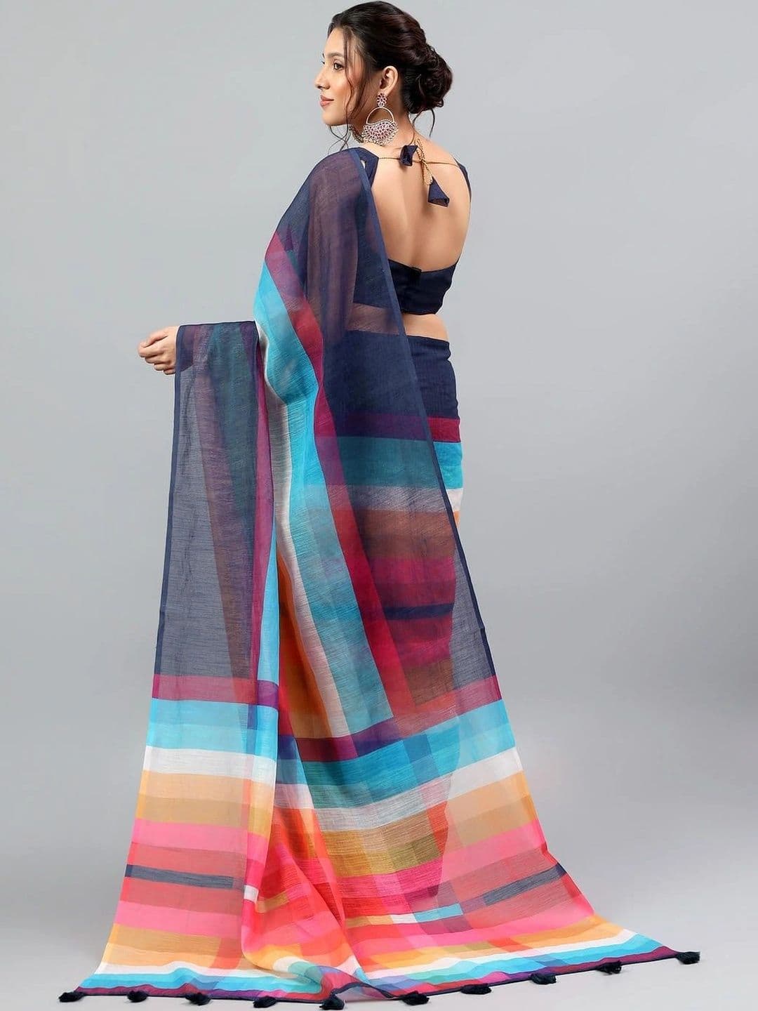 Pixie lane Striped Zari Linen Blend Saree thumbnail 7