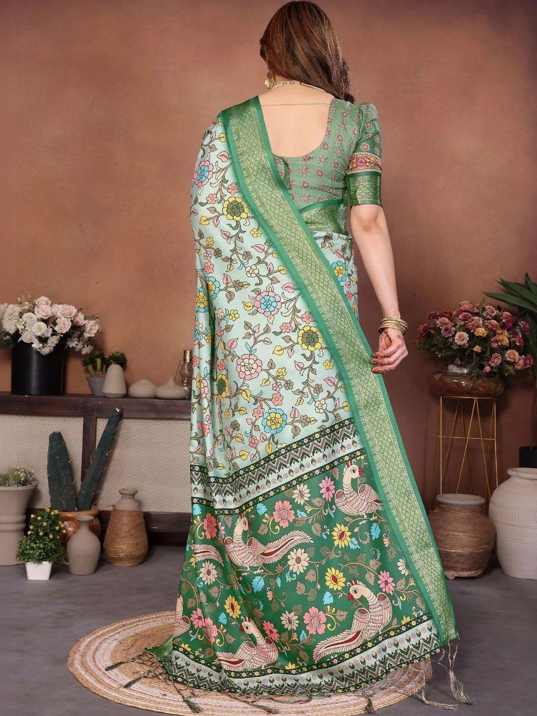 Mitera Floral Zari Designer Saree thumbnail 7
