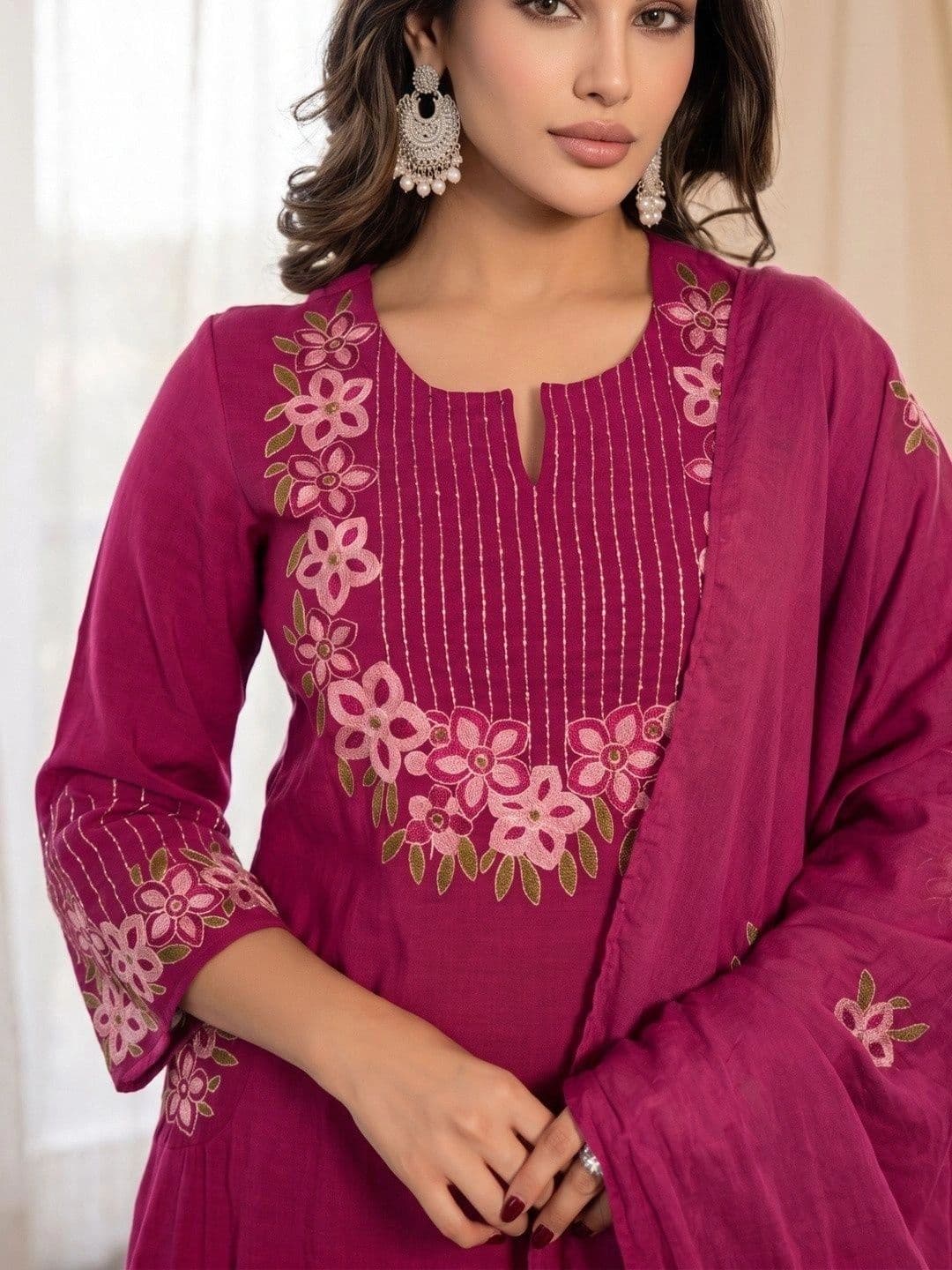 Cute fellow Women Floral Embroidered Regular Thread Work Kurta with Trousers & With Dupatta thumbnail 5