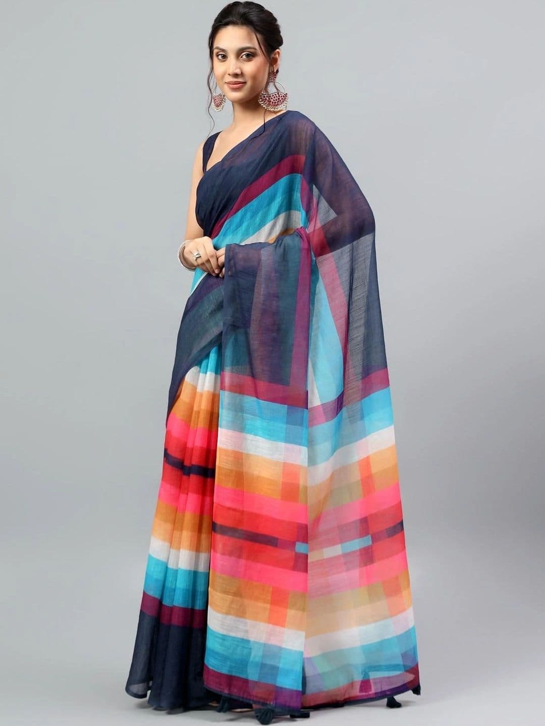 Pixie lane Striped Zari Linen Blend Saree thumbnail 6