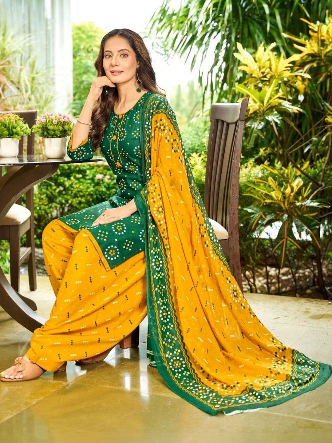 label jash Women Ethnic Motifs Printed Regular Pure Cotton Kurta with Patiala & With Dupatta thumbnail 2