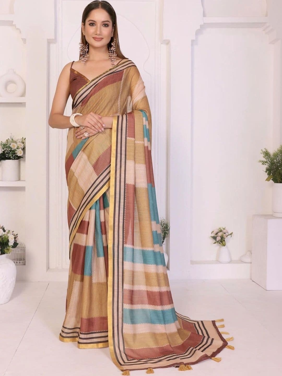 Pixie lane Striped Zari Linen Blend Saree - view 1