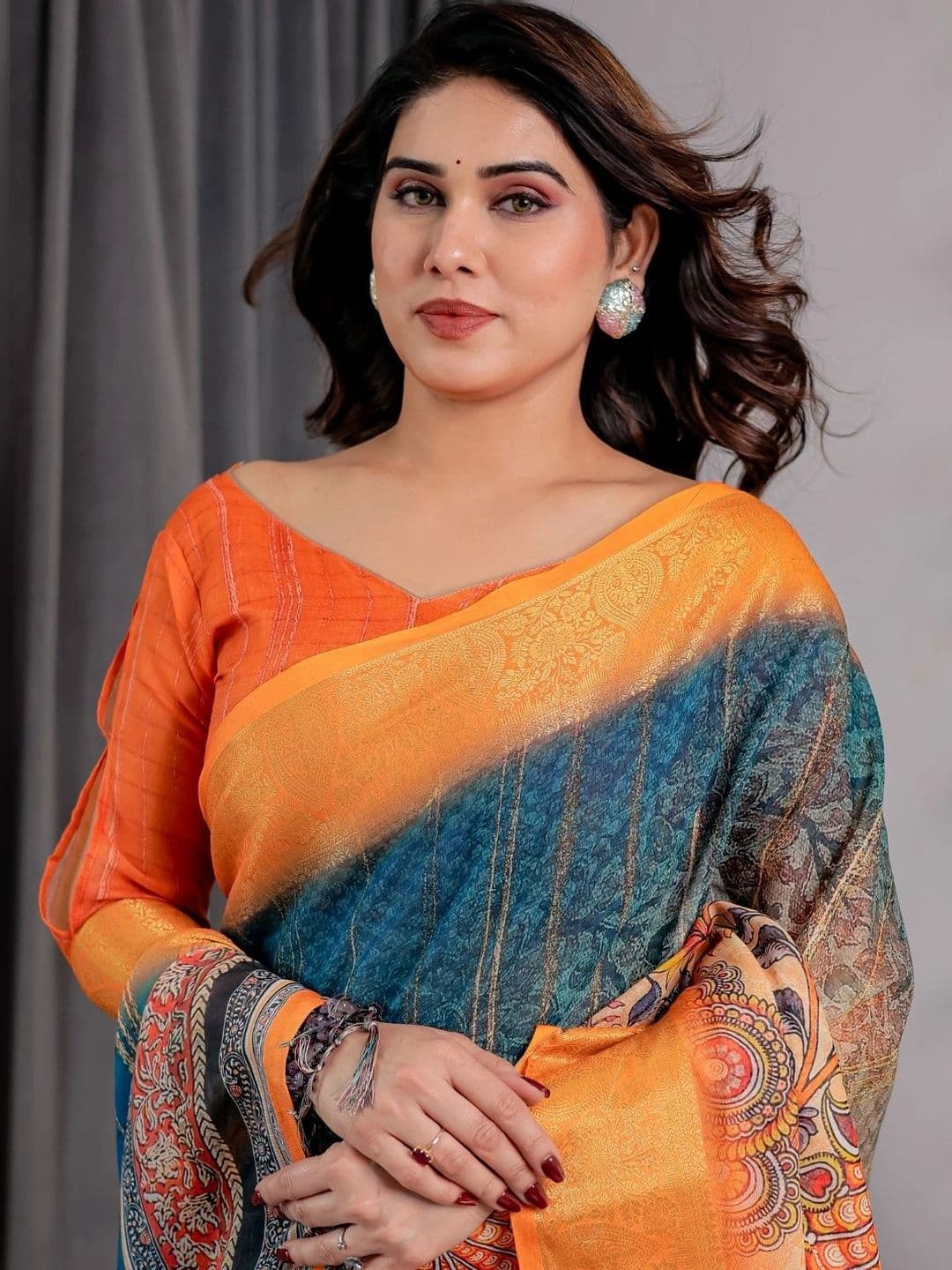 Mitera Women Floral Silk Blend Designer Saree thumbnail 2