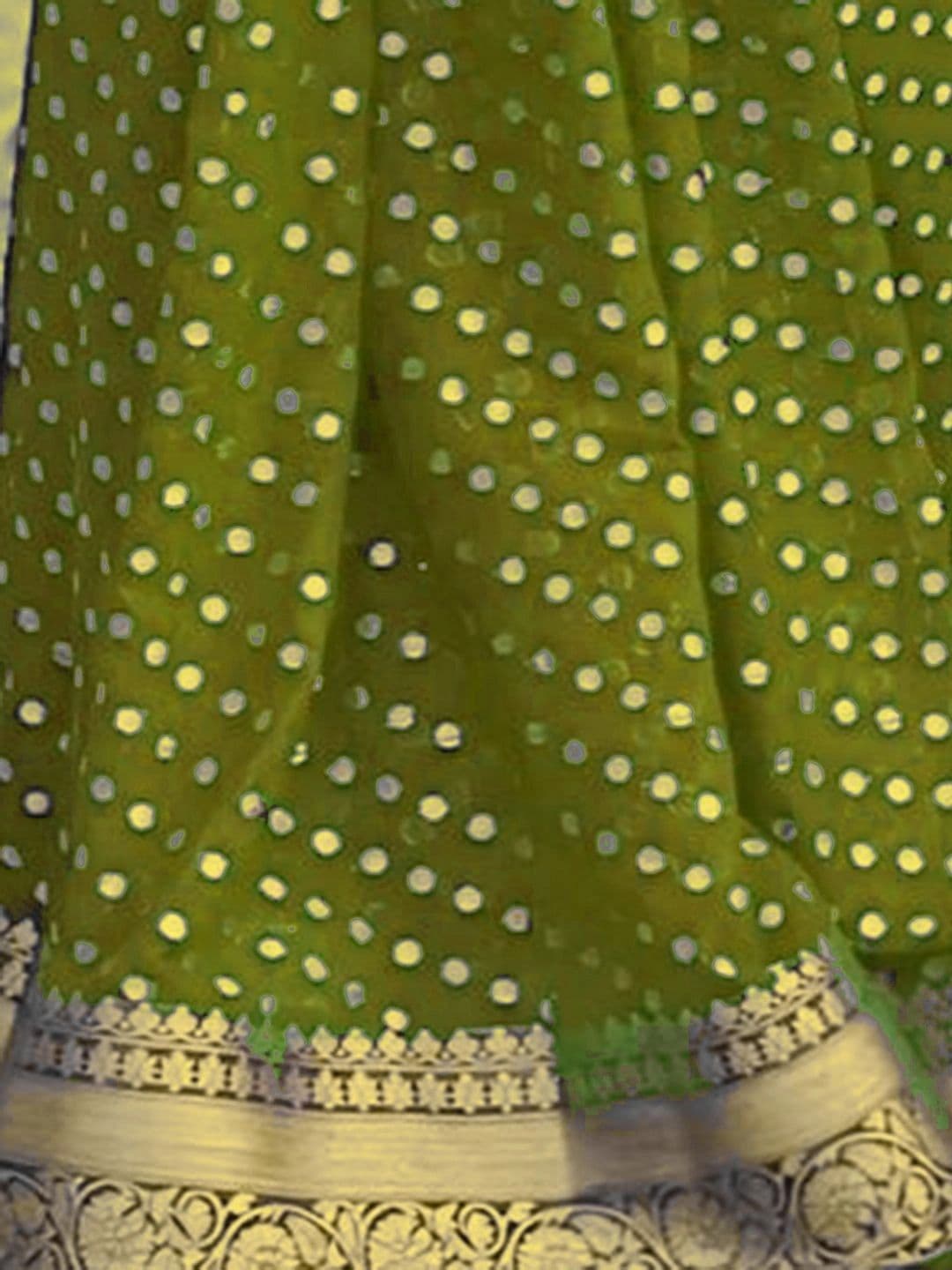 SANISA Women Polka Dot Zari Silk Blend Saree thumbnail 3