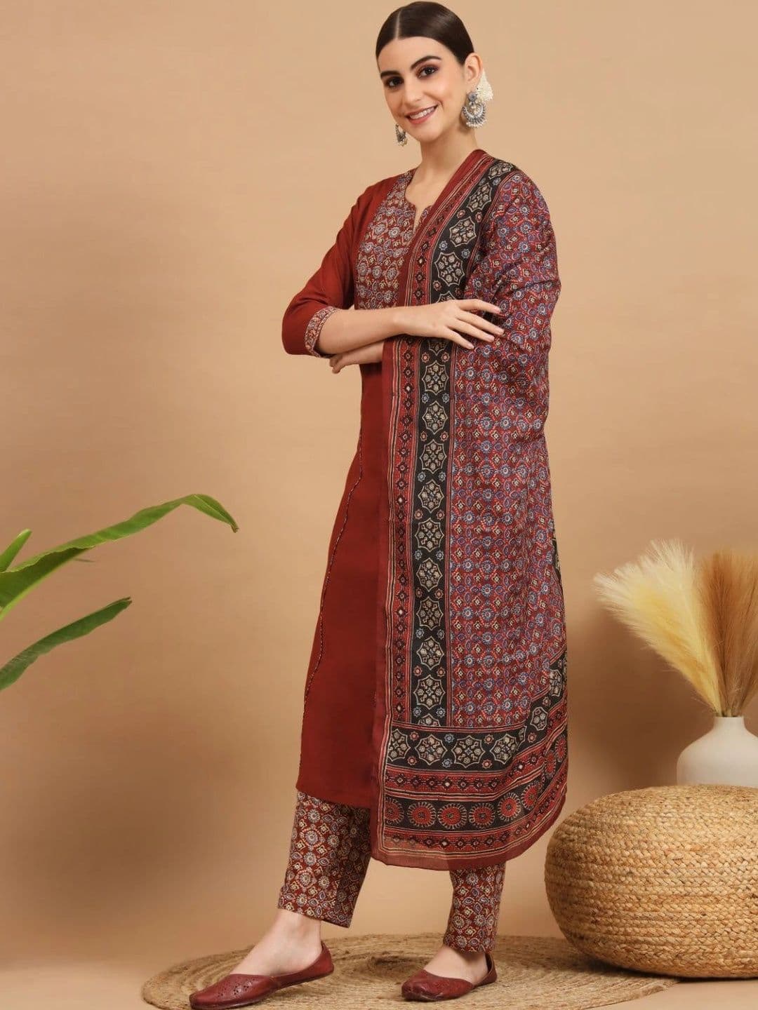 Sangria Women Ethnic Motifs Printed Regular Kurta with Trousers & With Dupatta thumbnail 6