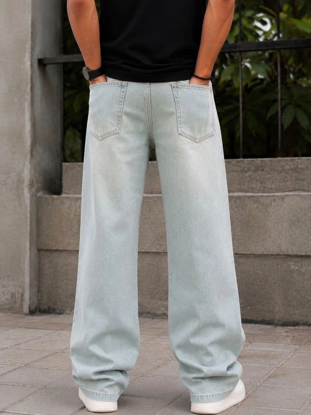 MQ Denim Men Straight Fit Mid-Rise Low Distress Light Fade Jeans thumbnail 5