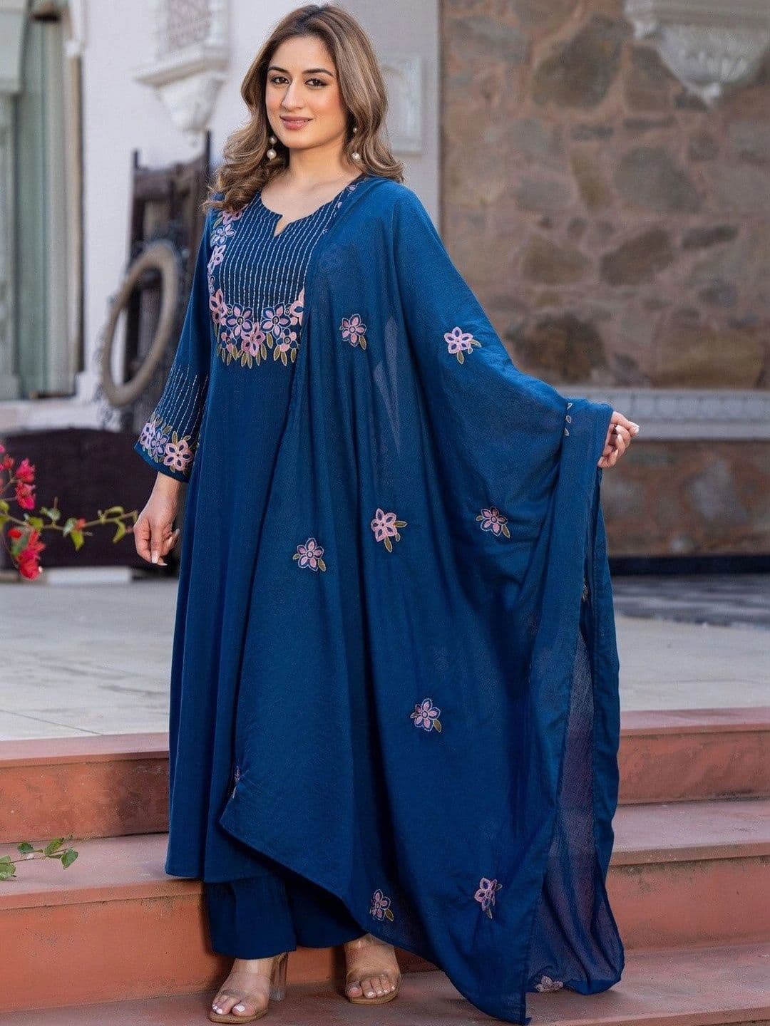 Cute fellow Women Floral Regular Thread Work Kurta with Palazzos & With Dupatta - view 1