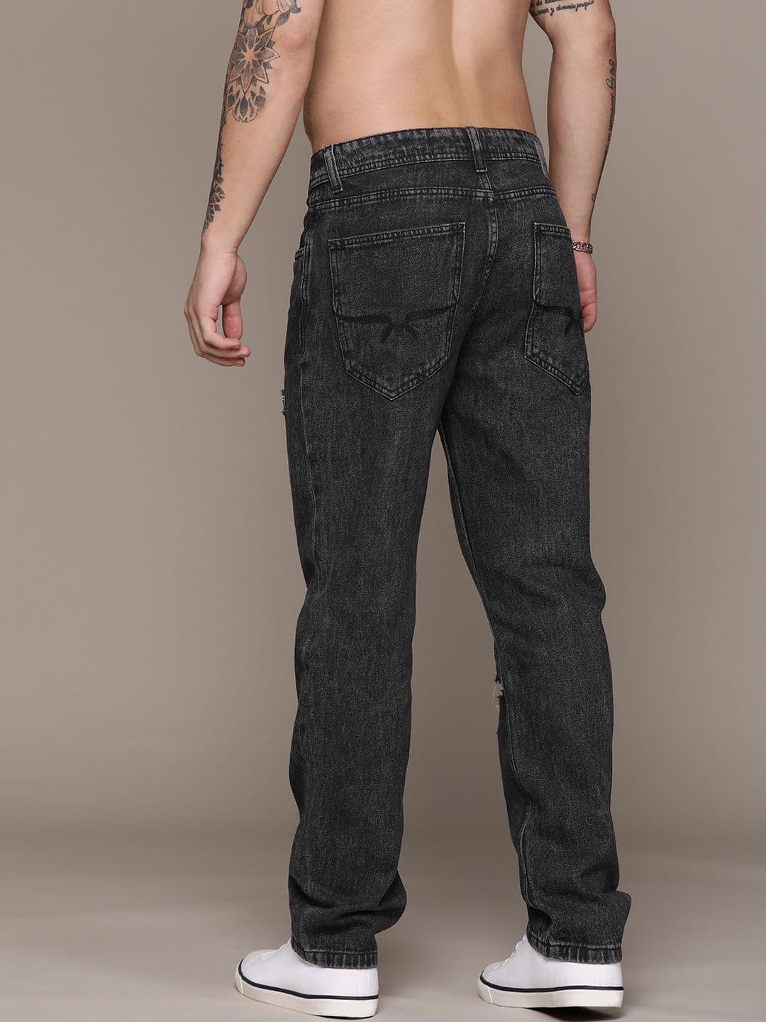 The Roadster Lifestyle Co. Relaxed Fit Pure Cotton Mildly Distress Light Fade Jeans thumbnail 6