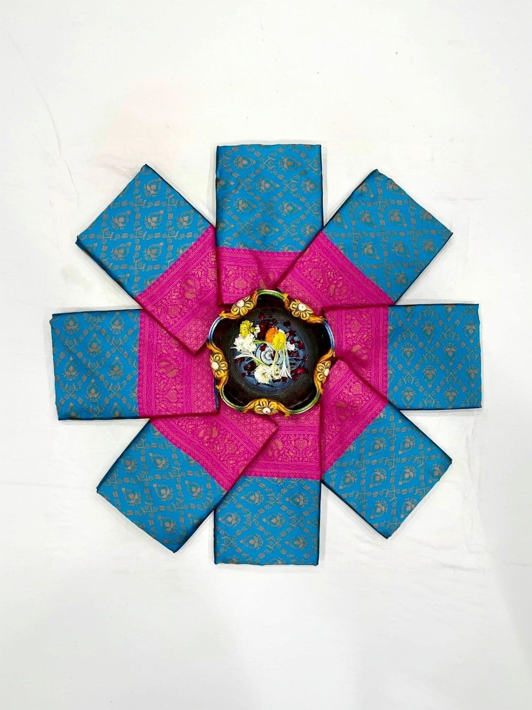 RUTVA FASHION Woven Design Zari Art Silk Banarasi Saree thumbnail 4