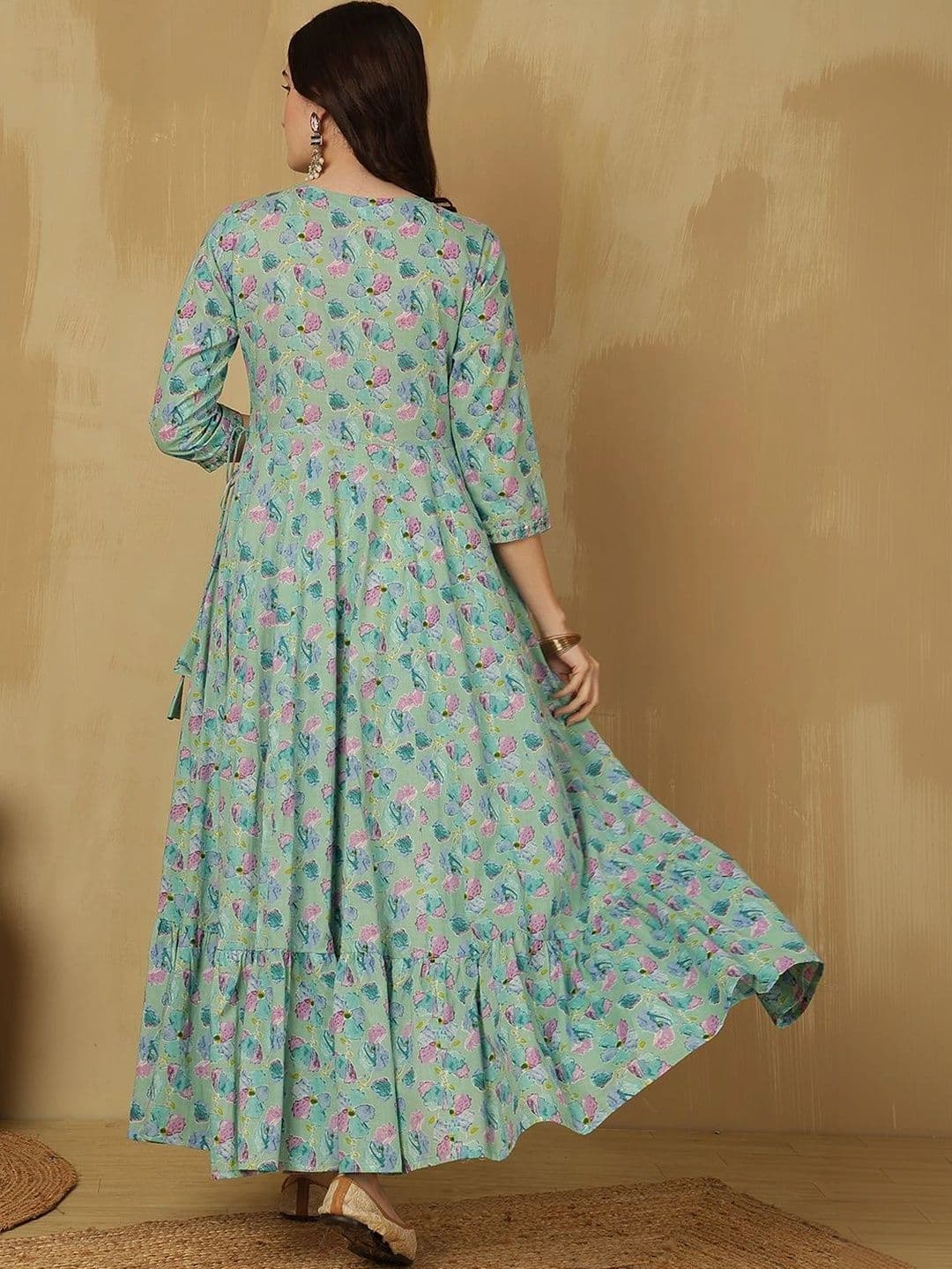Sangria Women Floral Printed Thread Work Floral Anarkali Kurta thumbnail 7