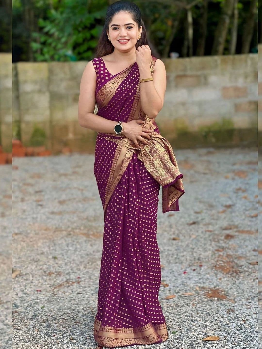 SANISA Polka Dot Zari Silk Blend Saree thumbnail 3