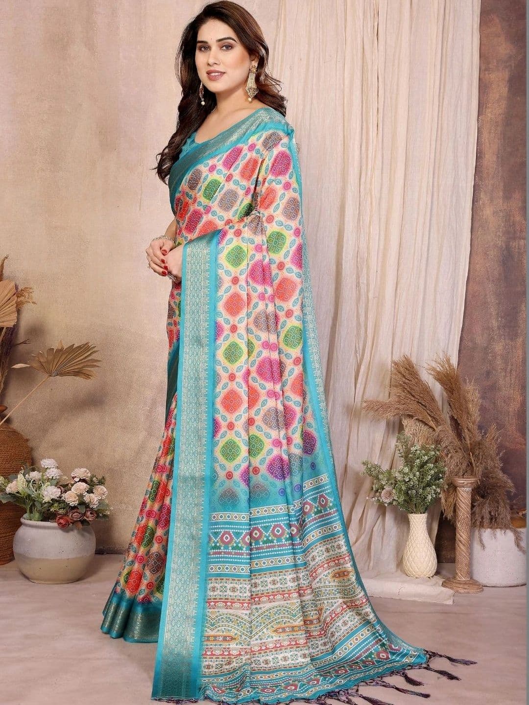 Mitera Floral Designer Saree thumbnail 6
