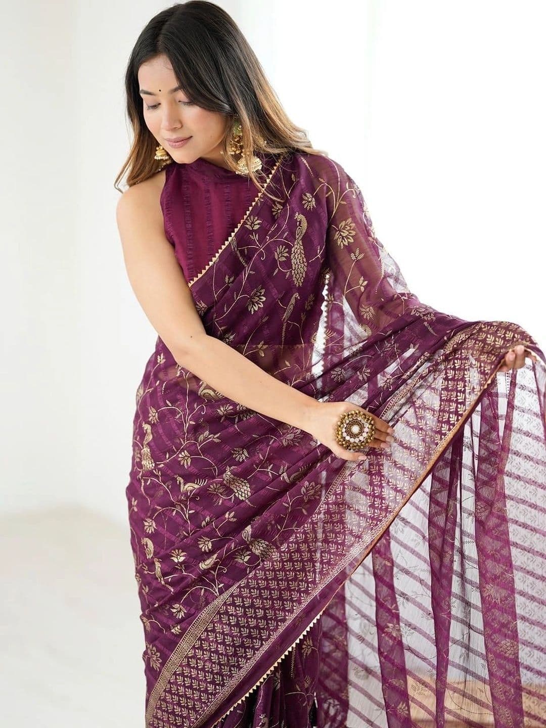 Pixie lane Floral Zari Pure Georgette Saree thumbnail 5